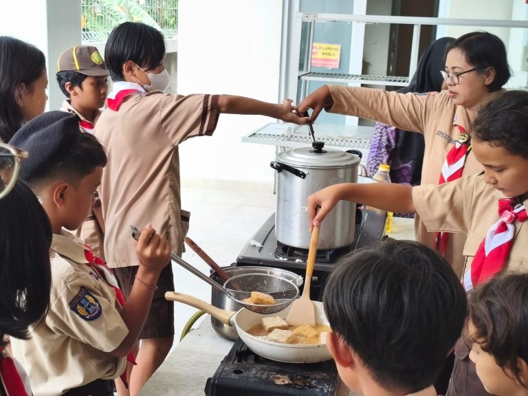 Kegiatan pramuka SD Duta Bakti