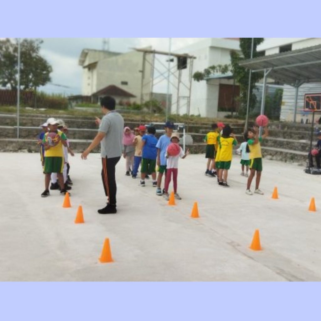 Ekskul basket duta bakti
